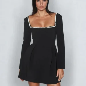 SIENNA – Mini-jurk met lange mouwen en vierkante halslijn